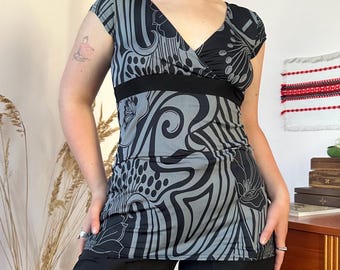 Vintage Gray Black Abstract Tie Waist Fitted Blouse Open Back Top Y2K Asian Style (M)