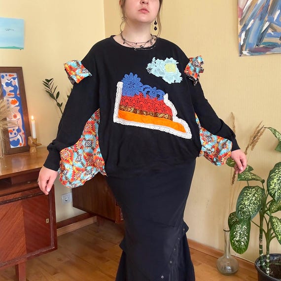 Vintage Patchwork Sweatshirt L/XL — Avant Garde U… - image 9