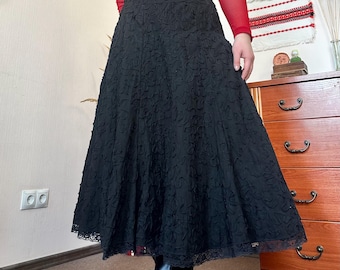 Falda midi vintage negra texturizada: cintura alta, bajo de encaje, corte A, estilo gótico Y2K (L/XL)