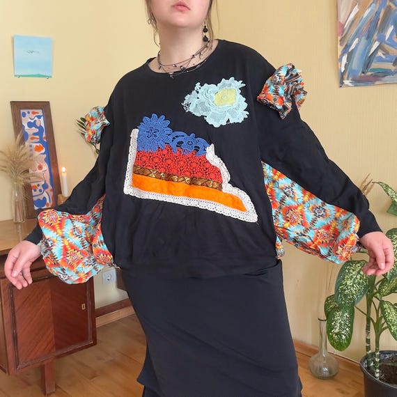 Vintage Patchwork Sweatshirt L/XL — Avant Garde U… - image 7