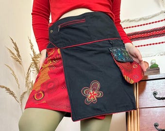 Minigonna avvolgente patchwork vintage — Gonna con tasca vistosa in stock Y2K, stile Desigual Custo Barcelona (L/XL)