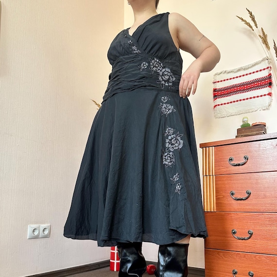 monsoon cotton dress Vintage Black Silk Midi Embroidered Beaded Floral Evening Gown, Y2K Romantic Goth Style (XL/XXL) Vintage dresses Color:Wine Blue Ombre vegan:yes Light Blue Puffy Dress