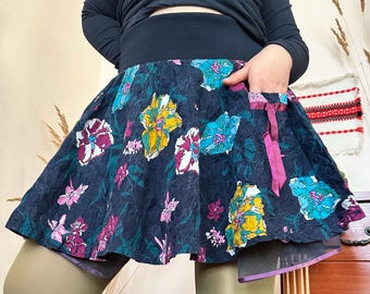 Minigonna a strati con fiori vintage — Stile capriccioso Y2K Balletcore Grunge Fairy (L/XL)