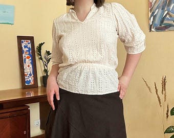 Broderie Anglaise Blouse (M/L) — Eyelet Puff Sleeves Top, Cottagecore Romantic Style