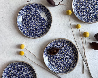 Floral stoneware plate set, set of four ceramic plates