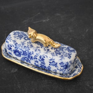 PRE ORDER stick Butter dish with lid, Covered butter dish, small butter dish, Ceramic butter dish Fox knob