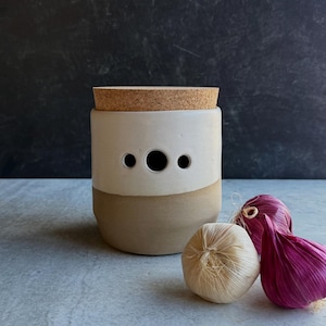 Rustic Garlic keeper, Ceramic garlic jar, homespun pottery