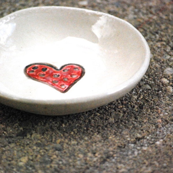 Red heart ring bowl