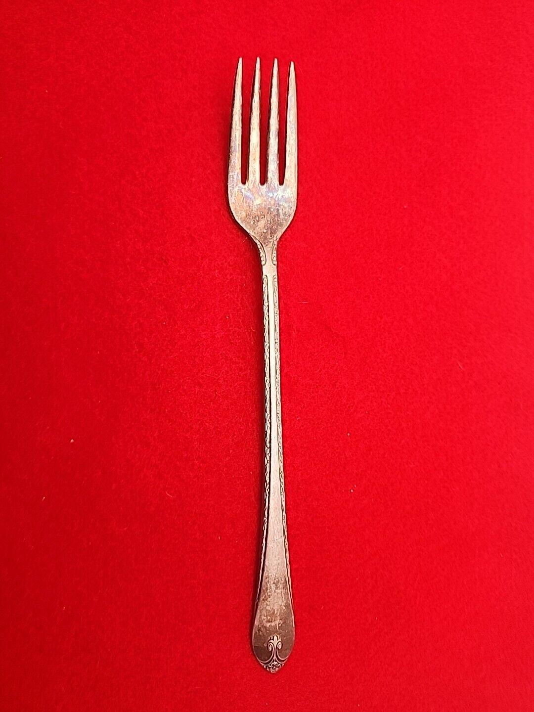 Vintage 1940 Wm Rogers & Son EXQUISITE Grille Fork Silver-Plate 7 3/4" Retro