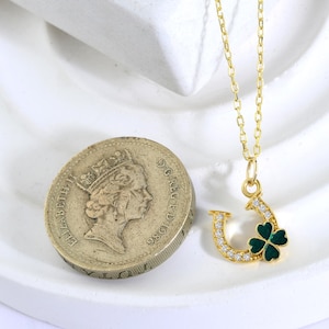 14K Gold Horse Shoe Necklace, Tiny Horse Shoe Pendant, Lucky Charm Necklace, Gift for Women, Minimalist Jewelry, Everyday Necklace