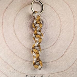 Paracord pendant - customizable