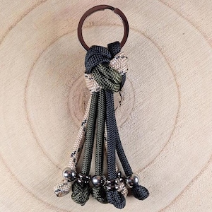 Paracord pendant - customizable