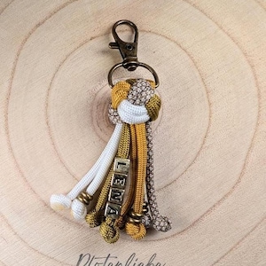 Paracord pendant - customizable