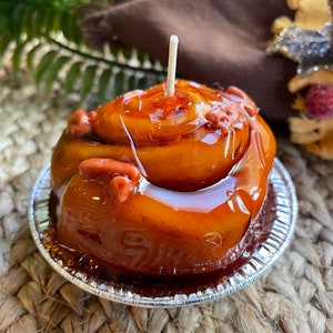 Pecan Caramel Sticky Bun Candle Sticky Bunz for One image 3