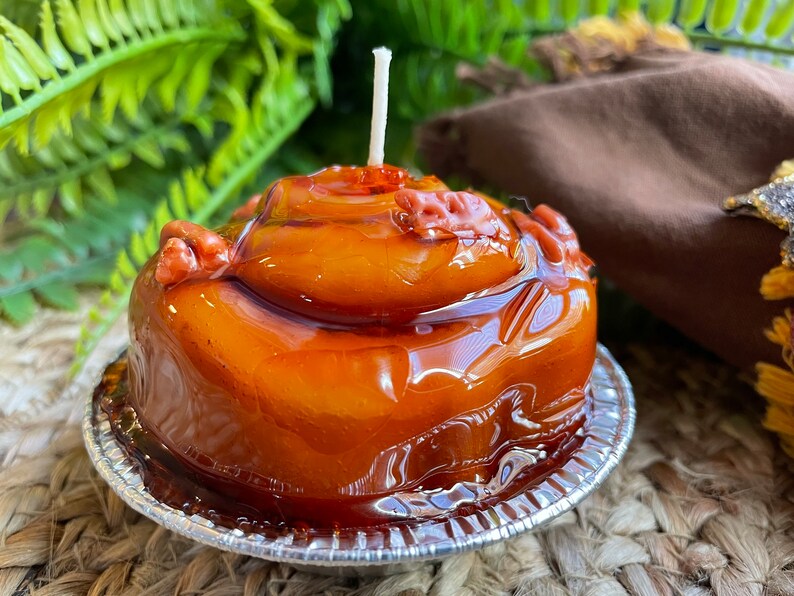 Pecan Caramel Sticky Bun Candle Sticky Bunz for One image 8