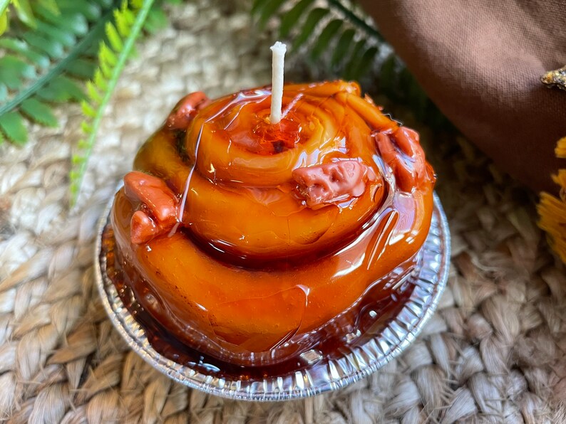 Pecan Caramel Sticky Bun Candle Sticky Bunz for One image 9