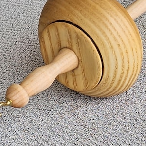 Drop spindle -  handmade - top whorl drop spindle - Ash and maple Spindle