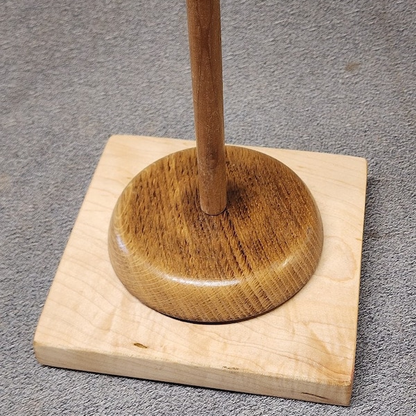 Oak & Maple    Lazy Susan - yarn spinner - knitting