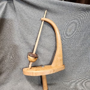 Support spindle stand -  Supported spinning - drop spindle - oak