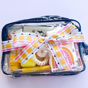 Deluxe Teacher Appreciation Gift Kit – Zipper Bag with Practical & Fun Teacher Essentials, End of Year Gift for Teachers