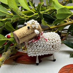 Adornos para árboles de Navidad hechos a mano/ Tarjetas de felicitación exclusivas hechas a mano/ Juguetes artesanales con un toque personal/ Creaciones hechas a mano que traen alegría