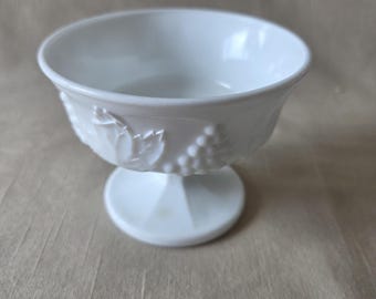 Vintage Harvest Pattern White Milk Glass Dessert Cup Set, Indiana Glass Pedestal Pudding Bowl, Wedding Table Decor, Farmhouse Kitchen, Retro