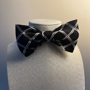 Black Plaid Bow Tie – Classic Black and White Checkered Pattern – Men&#39;s Formal Accessory