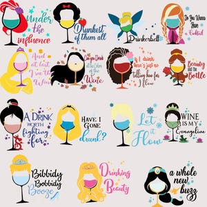 Può includere: Un collage digitale di 16 diversi design di bicchieri da vino con principesse Disney. Ogni bicchiere ha il viso e i capelli di una principessa diversa, e ogni bicchiere ha un detto diverso legato al vino. I detti includono "Sotto l'influenza", "La più ubriaca di tutte", "Drinkerbells", "Vuoi un cocktail?", "E finalmente vedo il vino", "Puoi bere tutti i colori del vino?", "Se bevo, non c'è modo di sapere fino a dove fluisco", "Bellezza e la bottiglia", "Un drink che vale la pena combattere", "Sono ubriaco?", "Lascia che scorra", "Il vino è la mia Evangeline", "Bibbidy Bobbidy Booze", "Bere bellezza", e "Un nuovo buzz".
