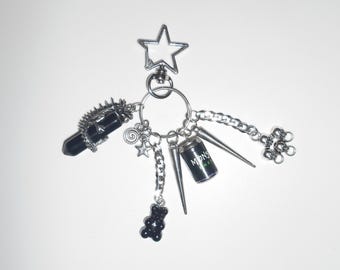 LLAVERO CON DIJE EN GRUPO: llavero de acero inoxidable estilo gótico, emo, alternativo, plateado oscuro, grunge, con detalle de cierre de estrella y clip, de modmize