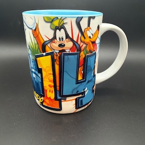 2014 Disney Charakter Tasse von Jerry Leigh, mit einem geformten Design von Mickey Mouse, Donald Duck, Goofy und Pluto. Sammeln