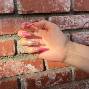 Valentine’s Day Press-On Nails – Pink, Sparkly, and Heart-Inspired Design
