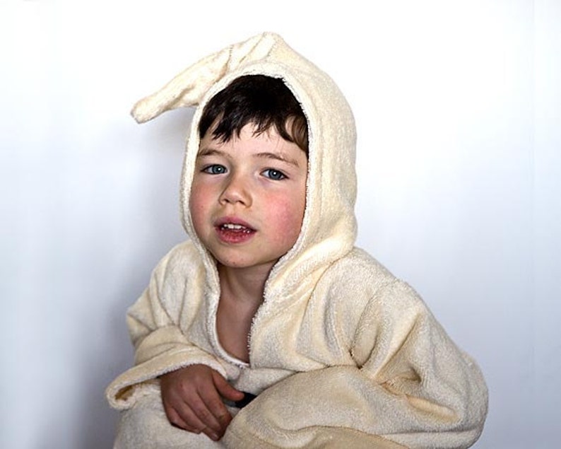 Child gift, organic robe for boy or gir. Warm bath robe in organic fabric. Ecofriendly toddler robe with brown owl. image 3