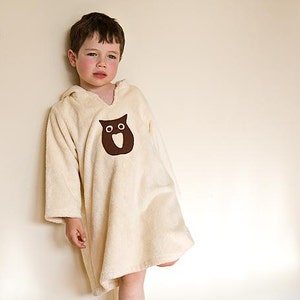 Child gift, organic robe for boy or gir. Warm bath robe in organic fabric. Ecofriendly toddler robe with brown owl. image 1