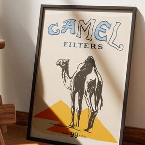 Vintage kameel, poster oude sigaret, retro tabaksadvertentie, klassieke rookafdruk, kameelreclame, old-school sigarettenkunst, barinrichting