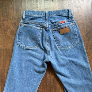 Vintage Wrangler Western Hi Waist Jeans Sz 3 25x35 Red Tab Rodeo Cowgirl image 1
