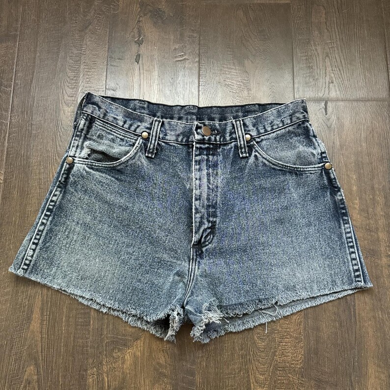Pantalones cortos vaqueros Wrangler vintage de los 90, talla 29, estilo vaquero western para mujer, fabricados en EE. UU. imagen 2