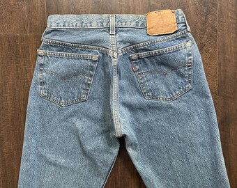 Jeans Levi's 501 vintage de los 80, 501 0113 USA, 30x30, algodón, cierre de botones, corte recto, unisex.