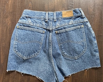 Pantaloncini di jeans vintage Lee taglia 27, mini, strappati, stile festival, boho, hippie, ribelle