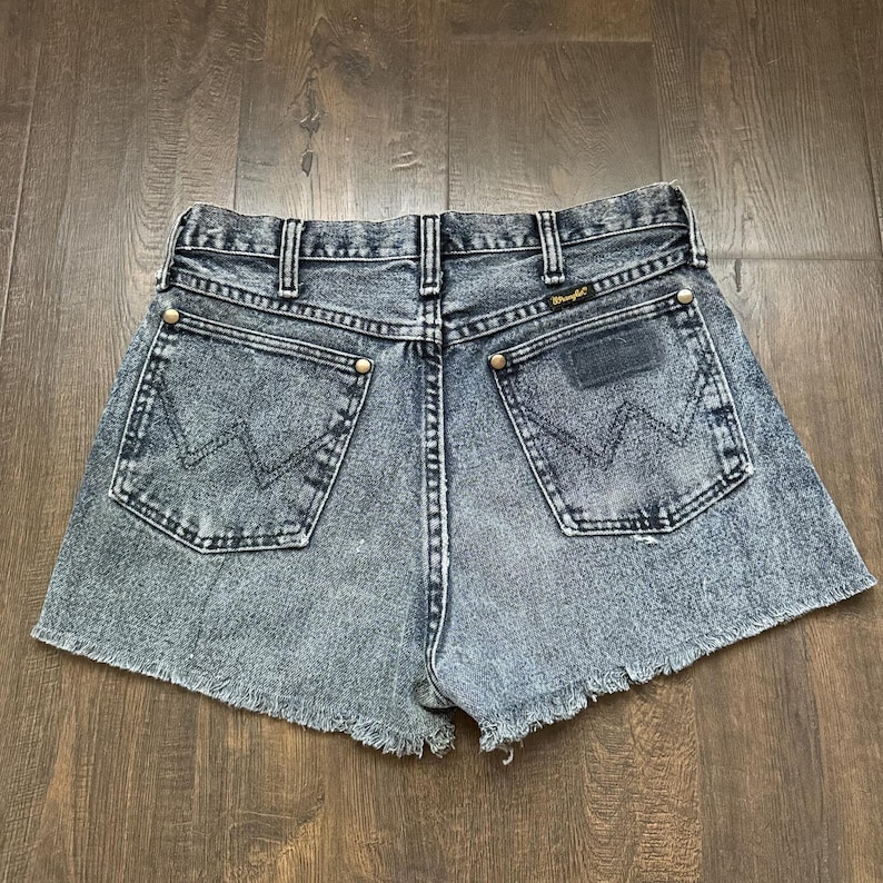 Pantalones cortos vaqueros Wrangler vintage de los 90, talla 29, estilo vaquero western para mujer, fabricados en EE. UU. imagen 1