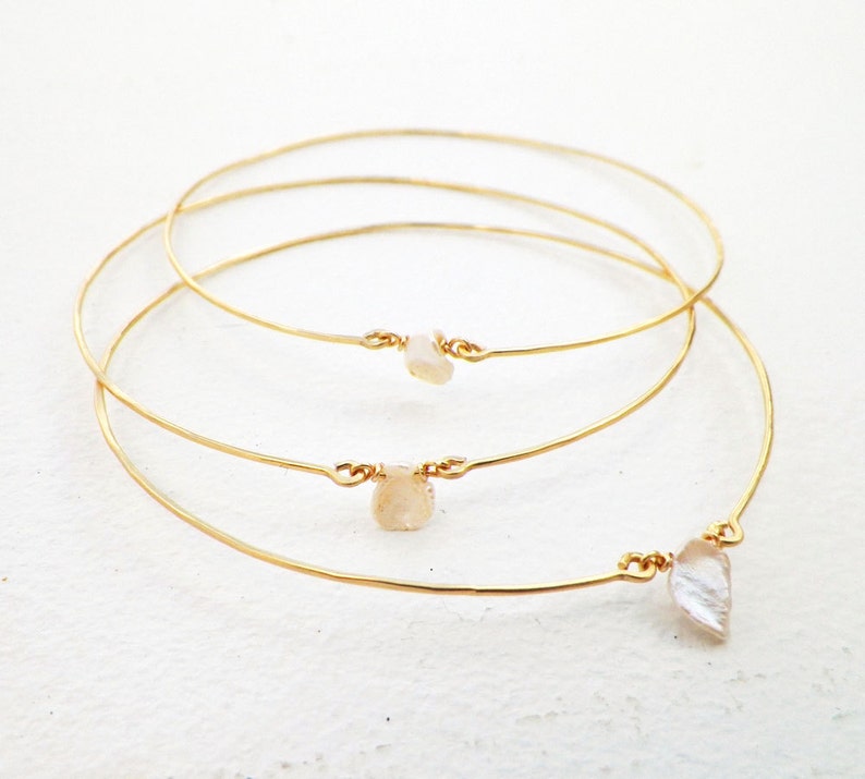 Dainty Pearl Bridesmaid Bracelets/ freshwater pearl bracelets/ thin gold delicate bride bracelet/bridesmaid gift/ june birthstone bracelets 