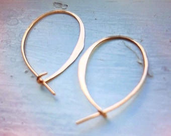 Delicate Hammered Oval 14k Gold Filled Hoop Earrings, dainty hoops, light simple minimalist gold hoop earrings, gold hoops, geometric hoops