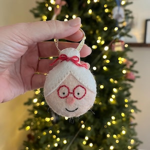 Mrs. Claus Felt Ornament Template