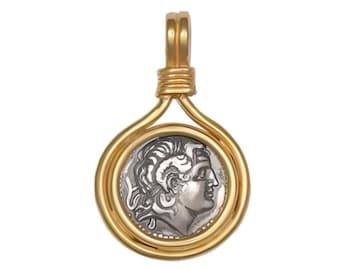 Colgante de moneda de plata de Alejandro Magno, con marco de alambre chapado en oro.