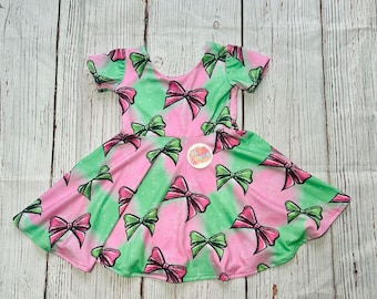 Vestido Wicked Bow Twirl hecho a mano: Conjunto de punto suave, rosa, verde