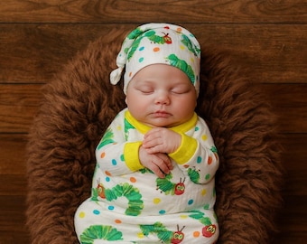 Very Hungry Caterpillar Baby Set: Knotted Gown, Hat & Mittens