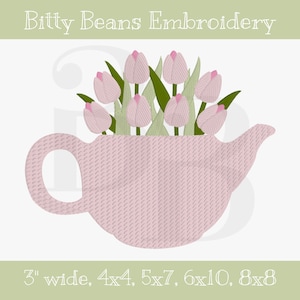 Op de afbeelding: Roze theepot met een boeket roze tulpen erin. De theepot is 3 inch breed en verkrijgbaar in de maten 4x4, 5x7, 6x10 en 8x8.