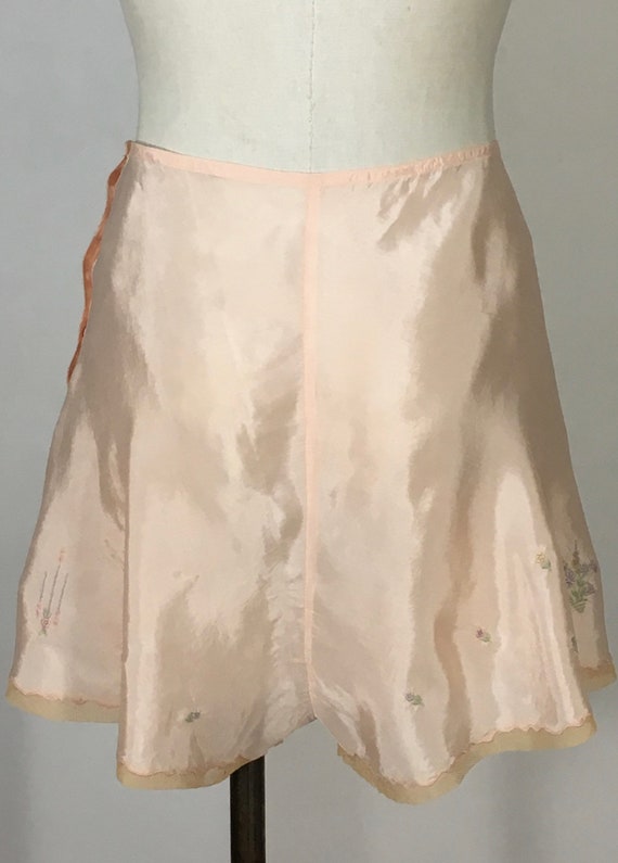 Vintage 1930’s shell pink rayon tap pants shorts … - image 5