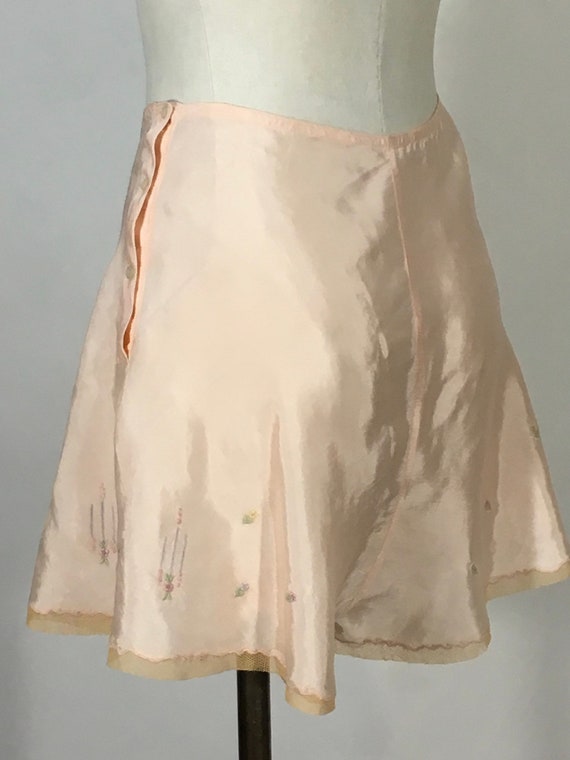 Vintage 1930’s shell pink rayon tap pants shorts … - image 4