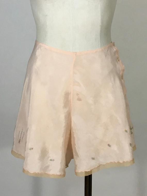 Vintage 1930’s shell pink rayon tap pants shorts w