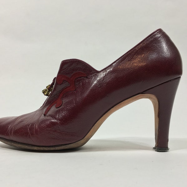 Vintage 1970’s-does-30’s/40’s oxblood deep red heels pumps with zip vamps